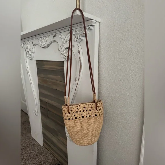 Sezane Josie Basket, Natural Flower Raffia - Picture 8 of 14